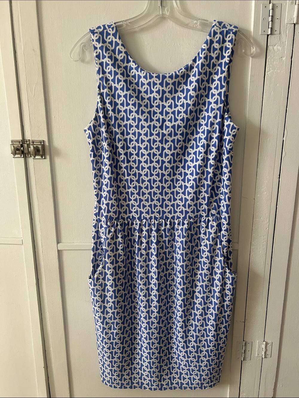 print sleeveless dress with pockets